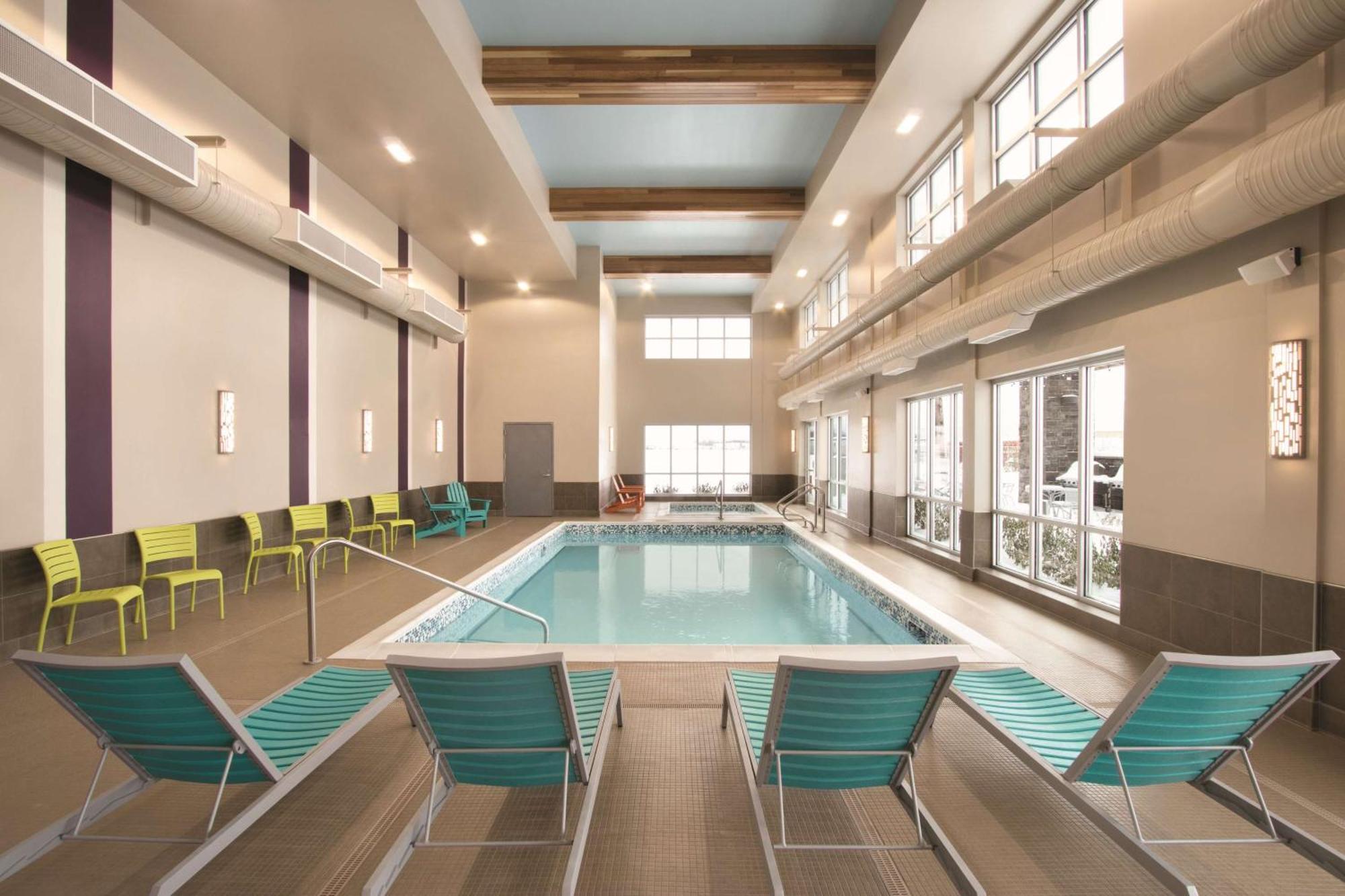 Home2 Suites By Hilton Fort St. John Exterior foto